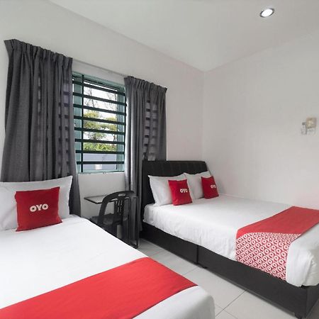 Oyo 91089 Motel Fasa 2B سيري مانغونغ المظهر الخارجي الصورة